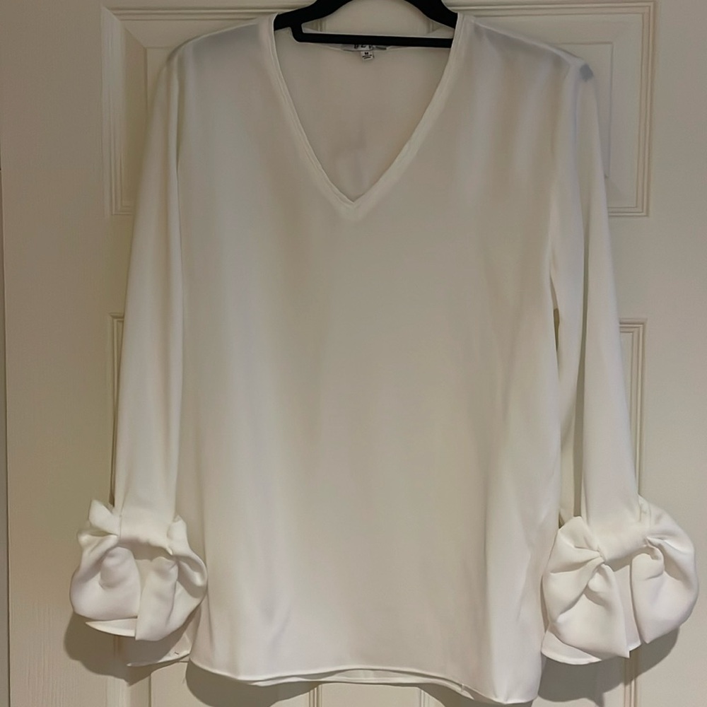 NWT BLVD White Blouse. Size m